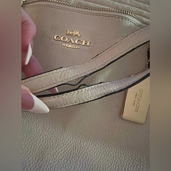 Coach Ava chain tote lovingly used - Picture 5 of 10